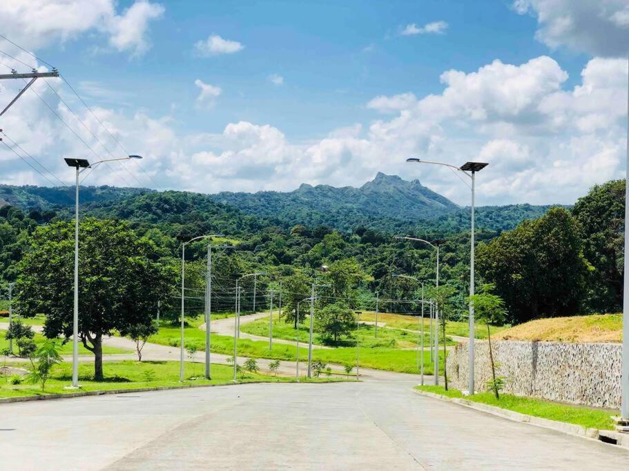 Overlooking Staycation At Sandari Batulao Tagaytay City Exterior photo