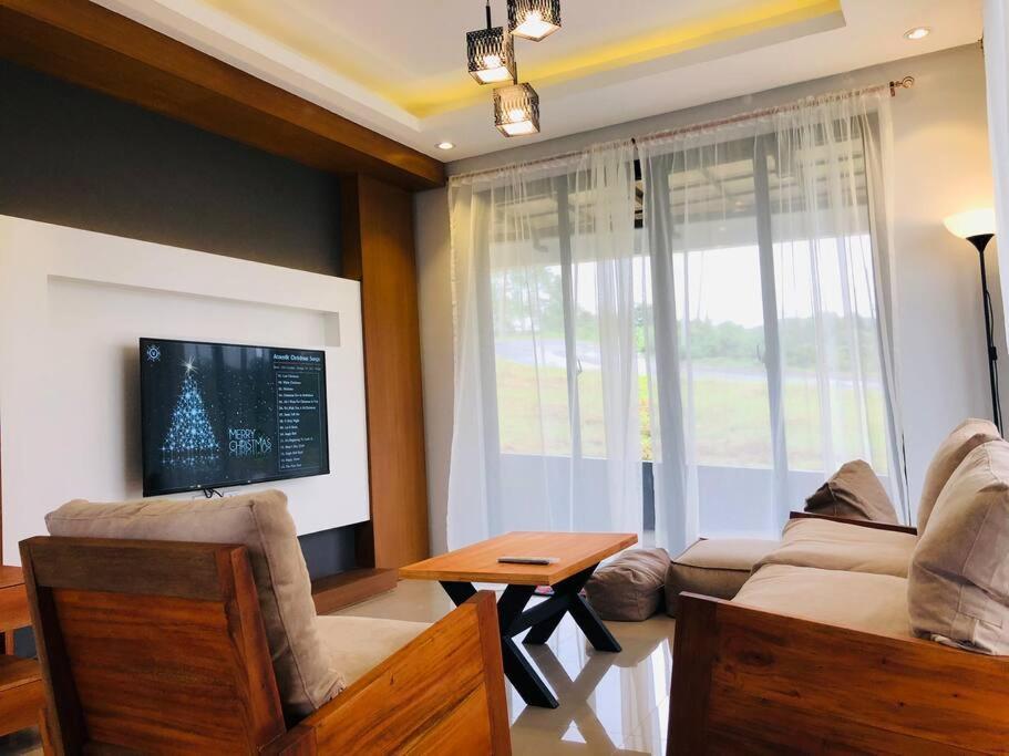 Overlooking Staycation At Sandari Batulao Tagaytay City Exterior photo