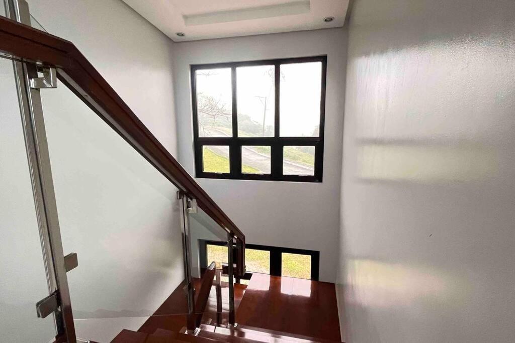 Overlooking Staycation At Sandari Batulao Tagaytay City Exterior photo