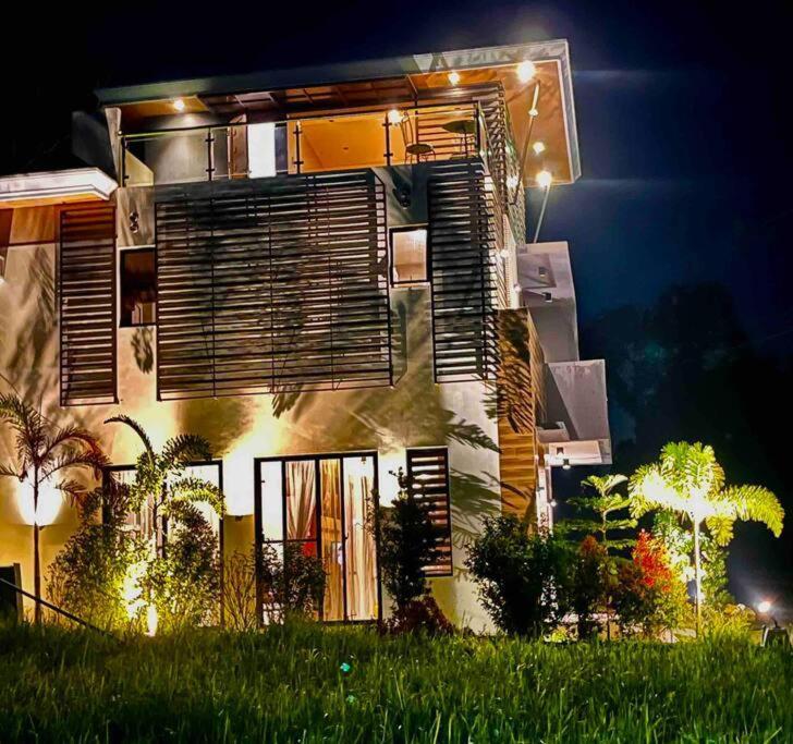 Overlooking Staycation At Sandari Batulao Tagaytay City Exterior photo