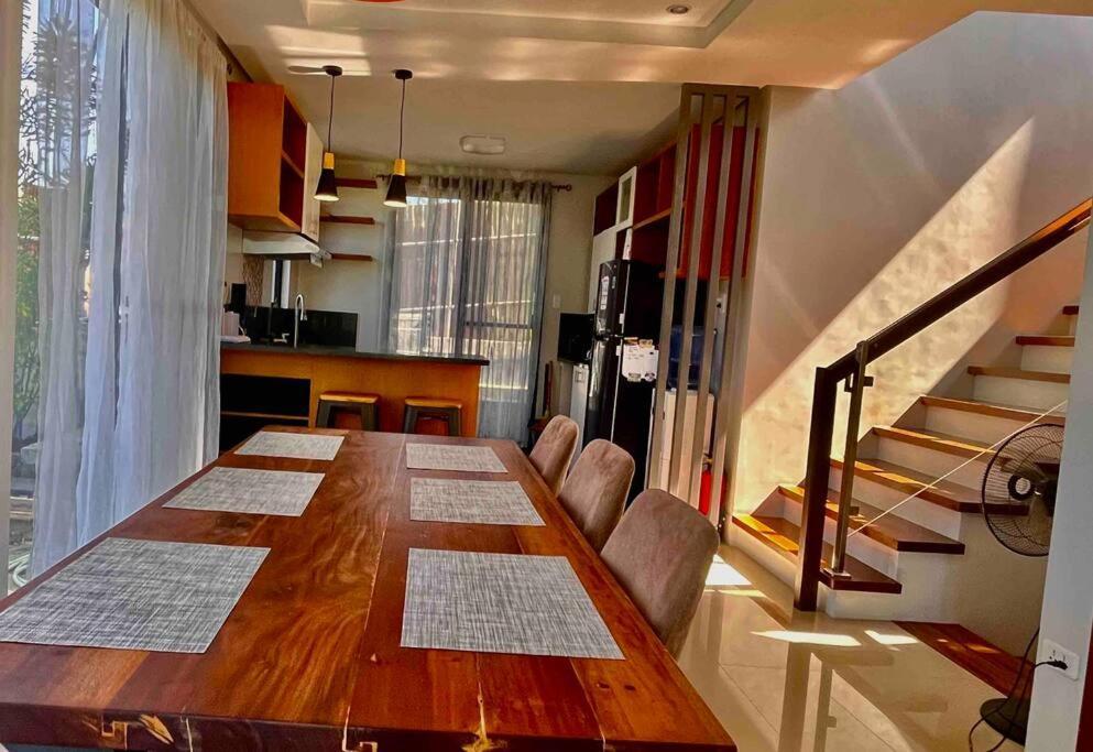 Overlooking Staycation At Sandari Batulao Tagaytay City Exterior photo
