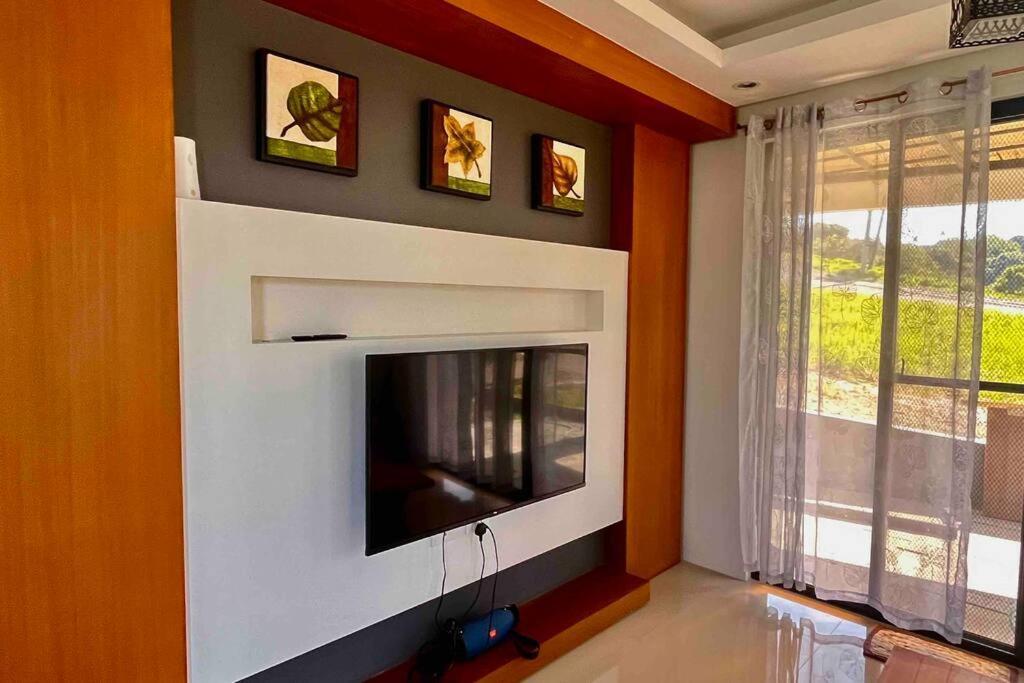 Overlooking Staycation At Sandari Batulao Tagaytay City Exterior photo