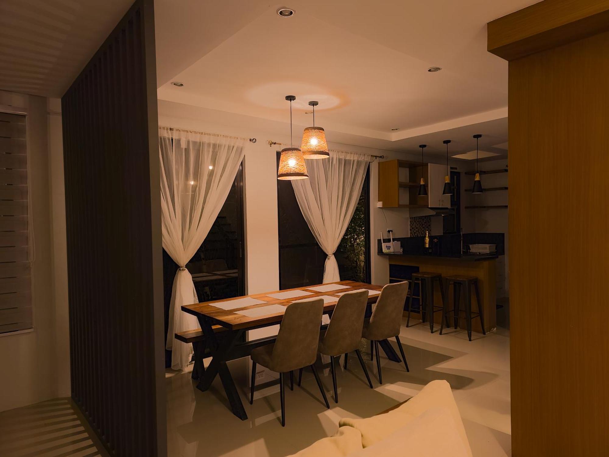 Overlooking Staycation At Sandari Batulao Tagaytay City Exterior photo