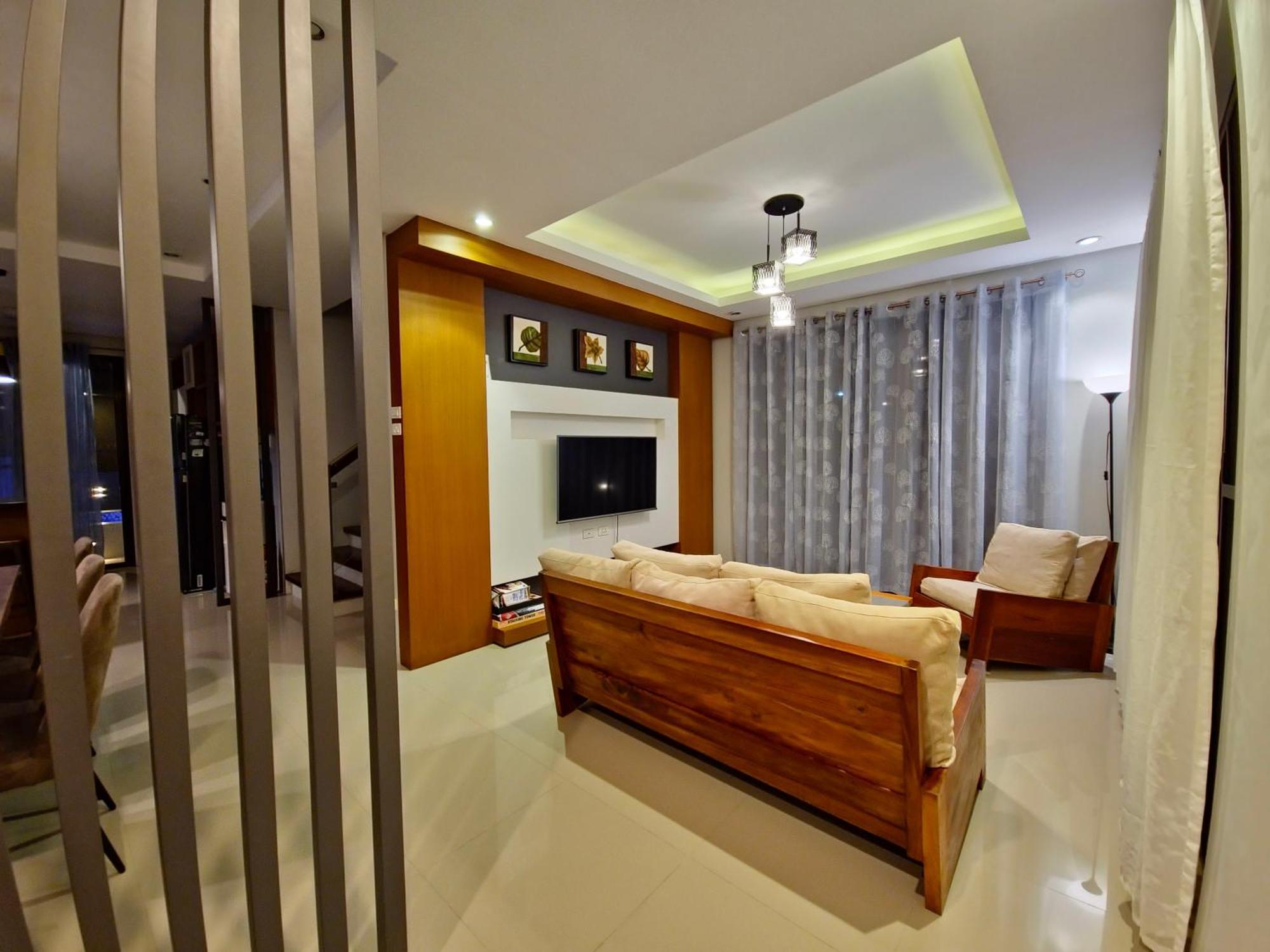 Overlooking Staycation At Sandari Batulao Tagaytay City Exterior photo